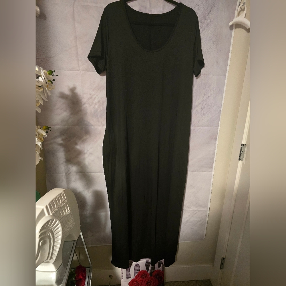 SHEIN Classic Black Maxi Dress